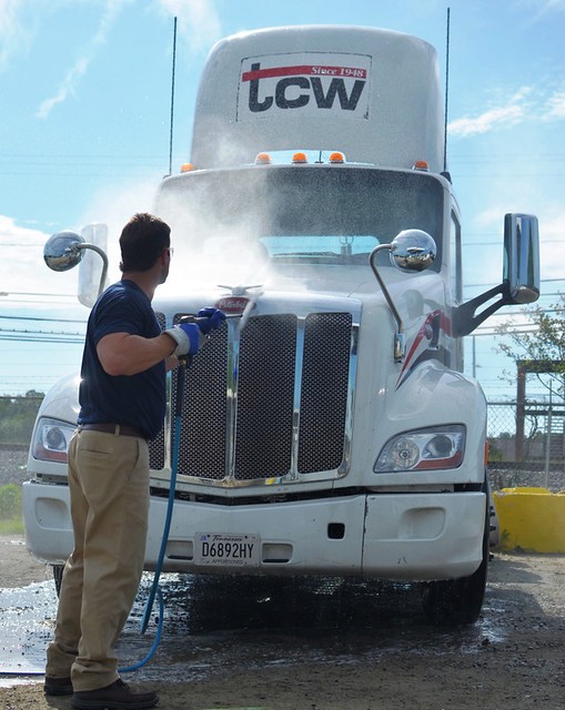 The Best Way to Remove Bugs on Your Trucks